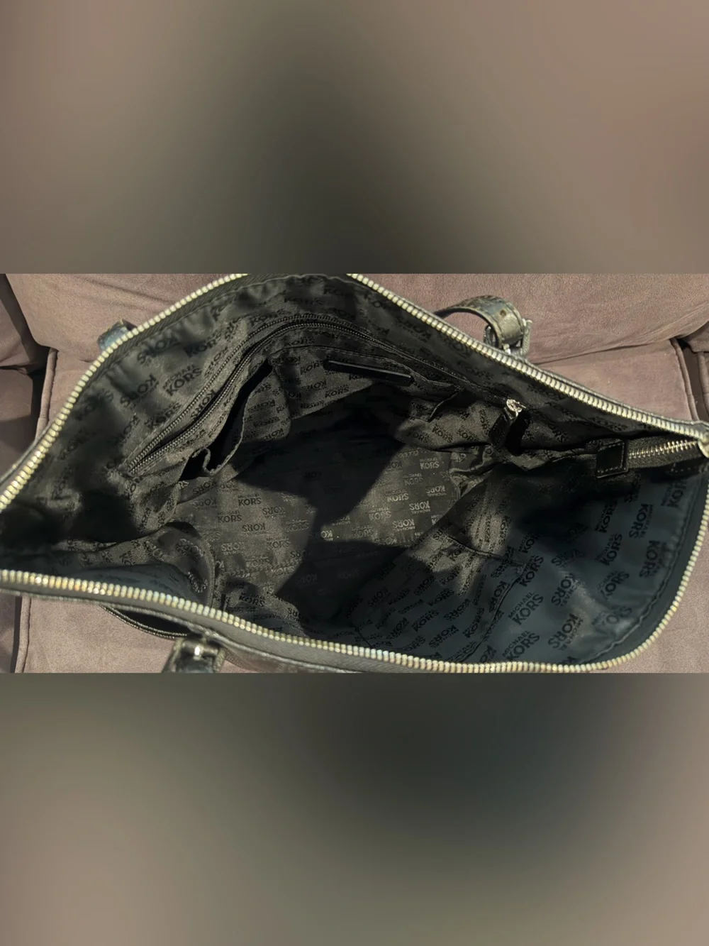 Michael Kors Jet Set Black Signature Tote MK Logo Silver Logo